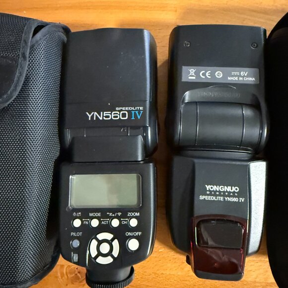 Yongnuo YN560 IV Speedlite (x2) + Neewer FM Radio Trigger Set flashes - Picture 1 of 11